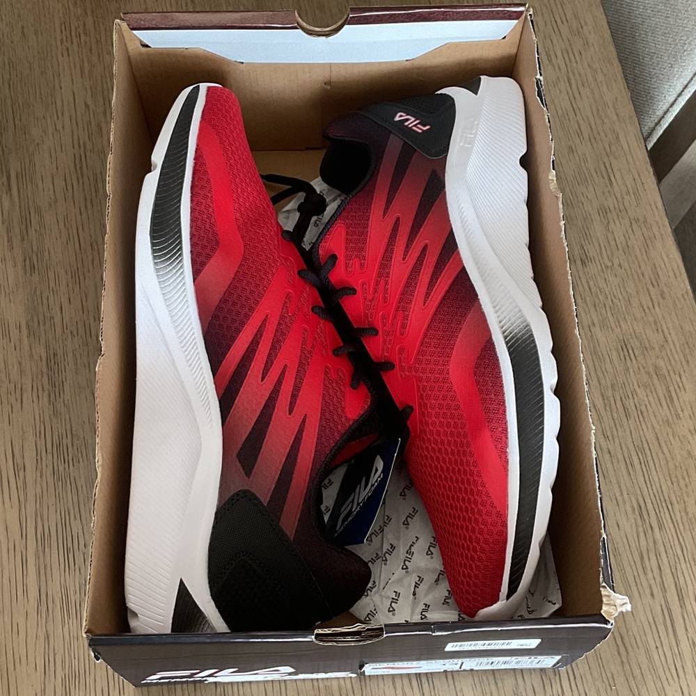 Fila Men's Memory Sequence Red and Black Athletic Shoes Size 14